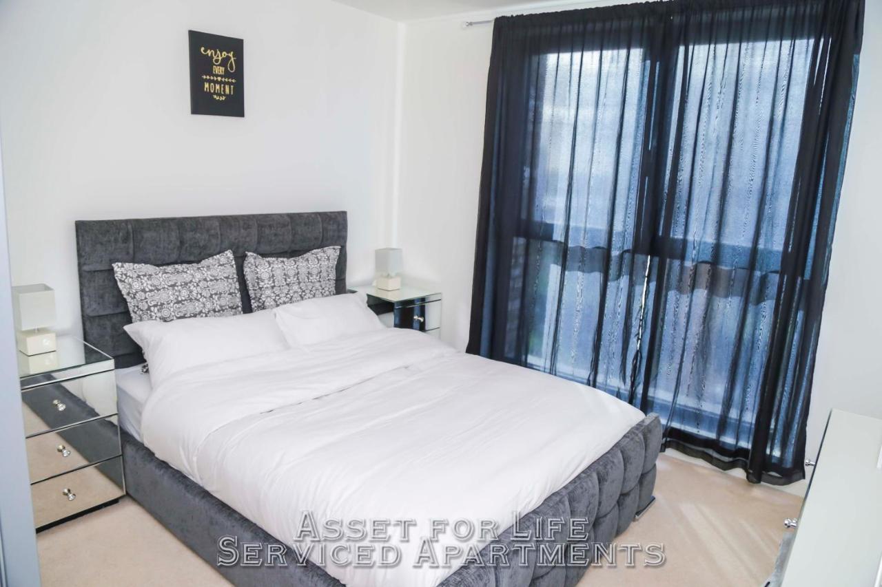 Pontoon Dock Key Workers Apartment Londra Exterior foto