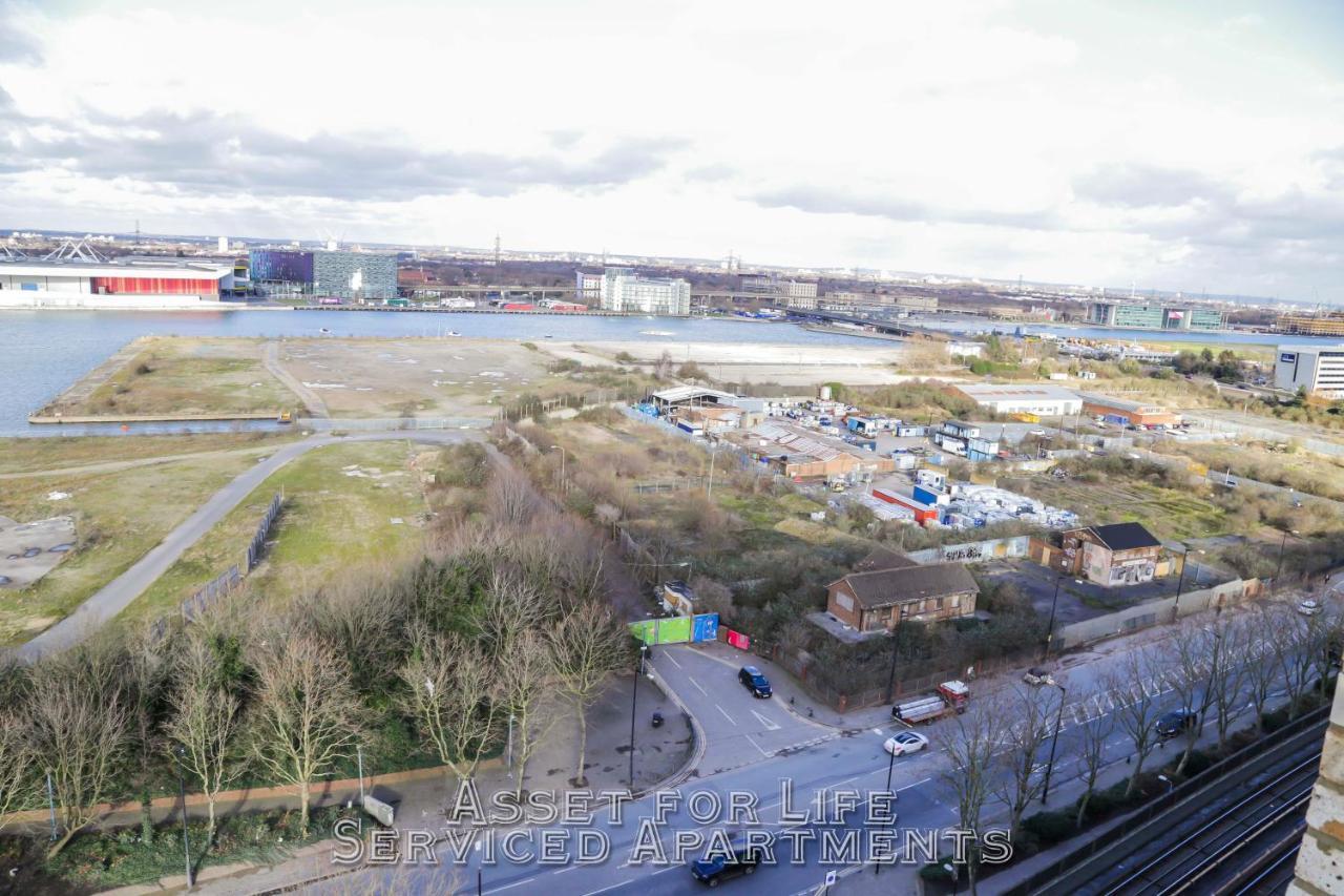 Pontoon Dock Key Workers Apartment Londra Exterior foto