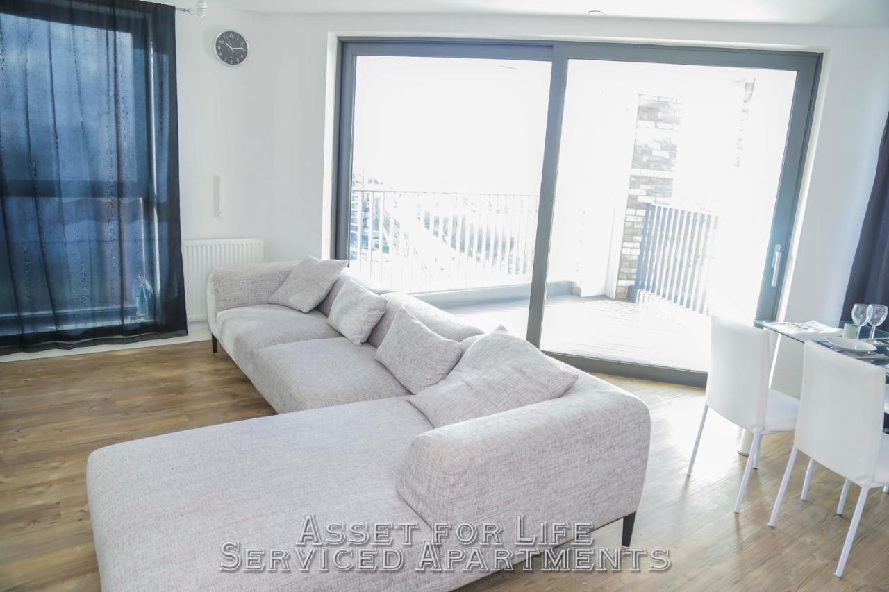 Pontoon Dock Key Workers Apartment Londra Exterior foto