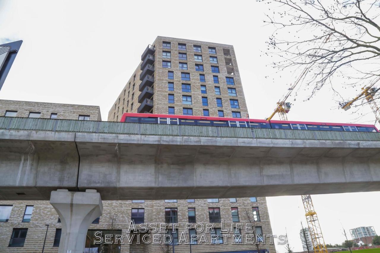 Pontoon Dock Key Workers Apartment Londra Exterior foto